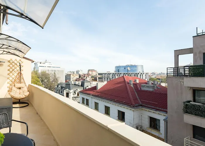 Urban Dream Studio With City Views & Comfort