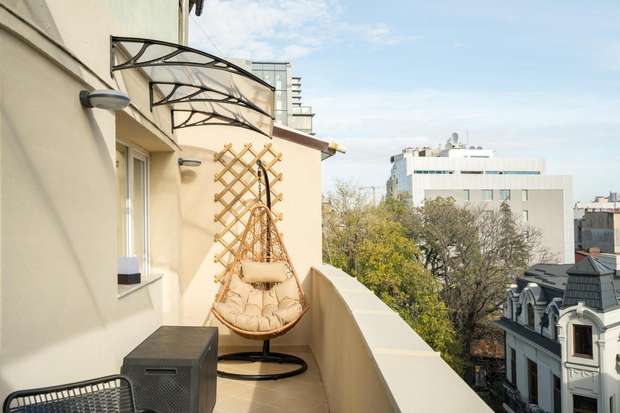 Urban Dream With Views & Comfort Apartment