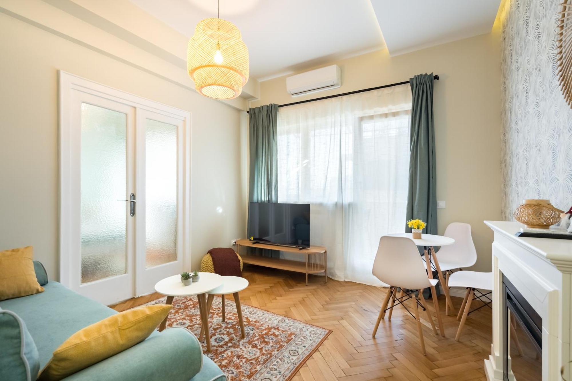 Urban Dream With Views & Comfort *